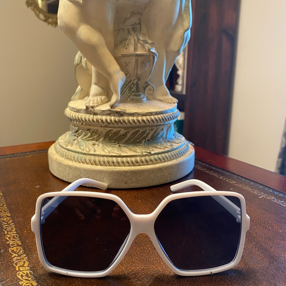 White Sunglasses Trendy Oversized Black Lens